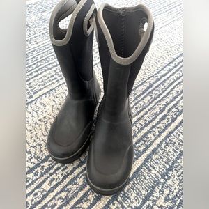 Black and Gray Rain Boots bogs youth size 6